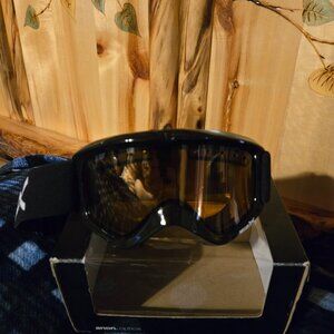Anon Optics Snow.   Ski/Snowboarding Helix Googles. New